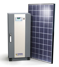 Ein Solarstromspeicher kann helfen, den Direktverbrauch zu optimieren. Leider ist er noch zu teuer, um wirtschaftlich zu sein.